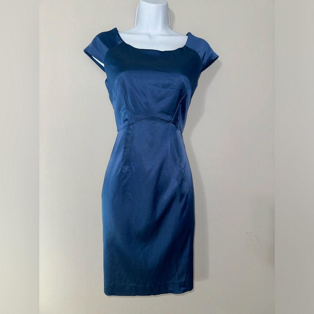 Laila Azhar Women’s Short Sleeve Navy Blue Sheath Satin Dress EUC Size‎ 2